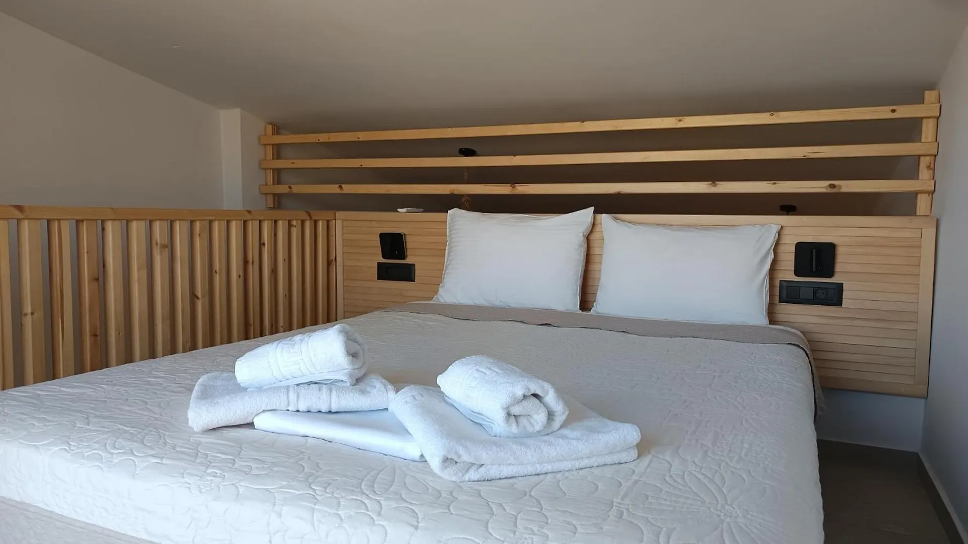 Blueleaf Otel Stavros   Stavros (Thessaloniki)